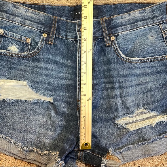 Aeropostale High Waisted Denim Distressed Mom Jean Shorts Size 10 - Picture 9 of 10